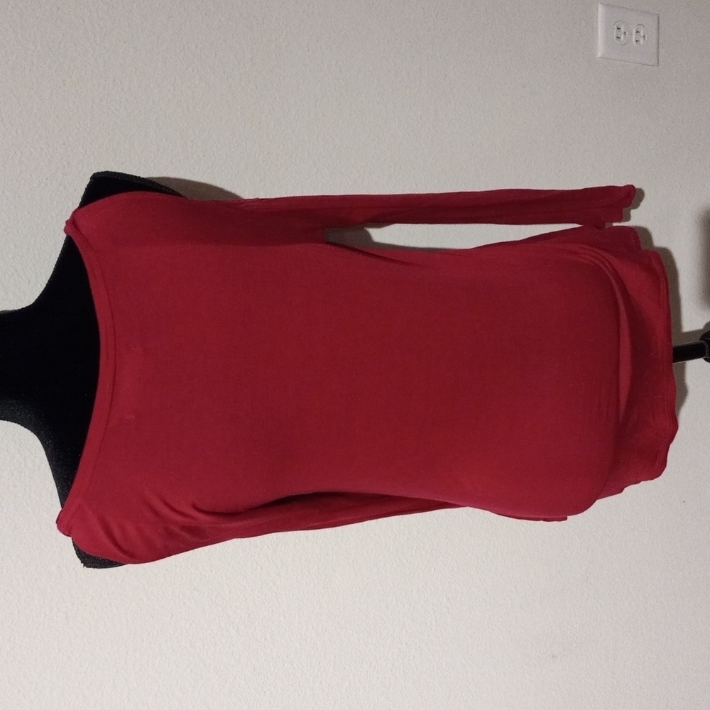 ROCK & REPUBLIC pink open shoulder medium top with flow sleeves - Picture 3 of 9